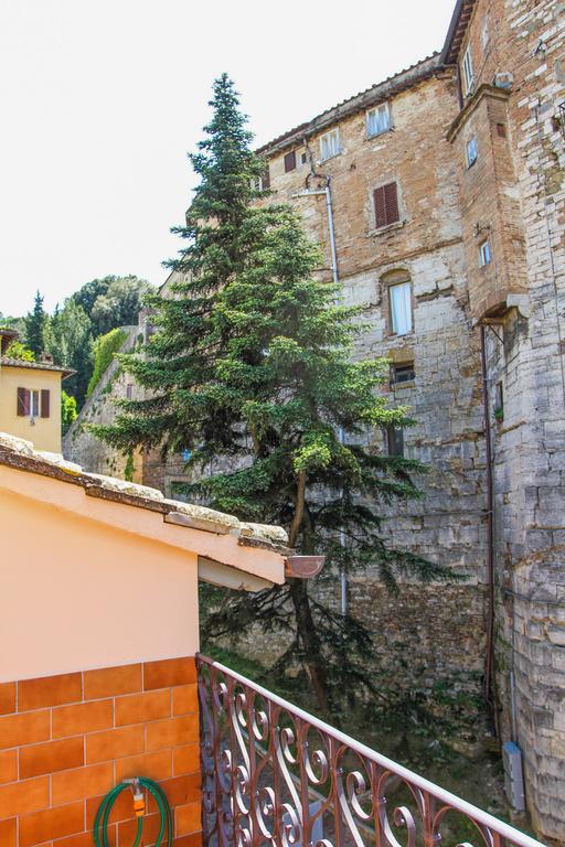 B&B Alla Maison Di Alessia Perugia Bagian luar foto